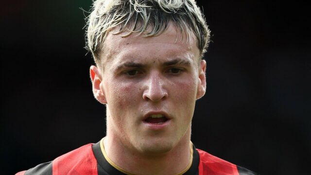 Bournemouth spustí sondu a zhodí Jimeneza kvôli údajným DM na 15-ročné dievča
