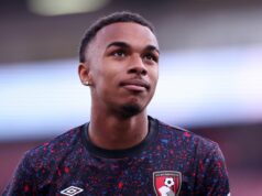 Bournemouth „znepokojený“ môže prísť o Eliho Juniora Kroupiho ako očného prestupu Arsenalu Eli Junior Kroupi sa rozcvičuje pred zápasom v Bournemouthe