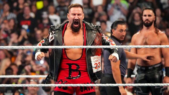 Bron Breakker porazil Setha Rollinsa kopijou na WWE Backlash 2026
