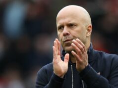 Bývalá hviezda Liverpoolu zdvihla kryt pri vyhadzovaní Arneho Slotu po prehre v Man Utd – „Otázka času“ Holandský manažér Liverpoolu Arne Slot