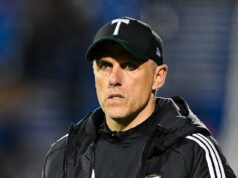 Bývalá hviezda Manchestru United Phil Neville sa po ponižujúcom začiatku sezóny prepadol ako manažér klubu MLS Portland Timbers. Phil Neville oficiálne opustil svoju pozíciu hlavného trénera tímu MLS, Portland Timbers