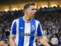 Bývalá hviezda a rodina Premier League „ohrození vlámaním s nožom“ | Futbal | Šport Bývalá hviezda a rodina Premier League „ohrození vlámaním s nožom“ | Futbal | Šport