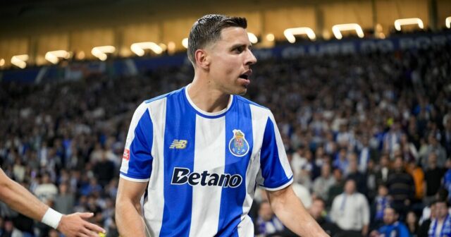 Bývalá hviezda a rodina Premier League „ohrození vlámaním s nožom“ | Futbal | Šport
