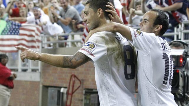 Bývalé hviezdy USMNT udreli za umiestnenie Clinta Dempseyho nad Hazardom a Mane
