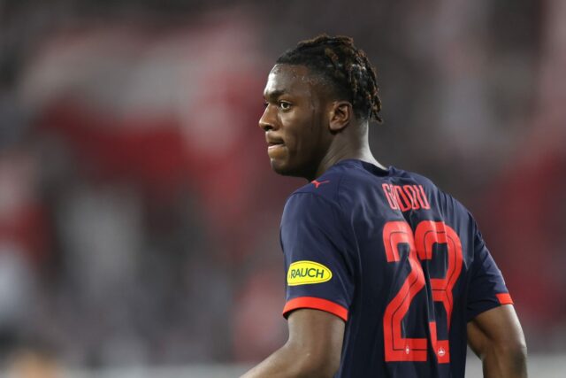 Bývalý obranca PSG Joane Gadou sa rozhodol prestúpiť do Borussie Dortmund
