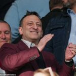 Tony Bloom si v pondelok vychutnal víťazstvo Hearts 2:1 nad Rangers na ihrisku Tynecastle