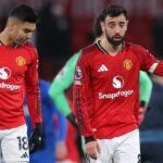 Bruno Fernandes a Casemiro sa objímajú