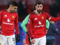 Casemiro sa rozhodol zvýšiť mzdu Bruna Fernandesa na viac ako dvojnásobok napriek tomu, že v Man Utd nezvýšil plat Bruno Fernandes a Casemiro sa objímajú