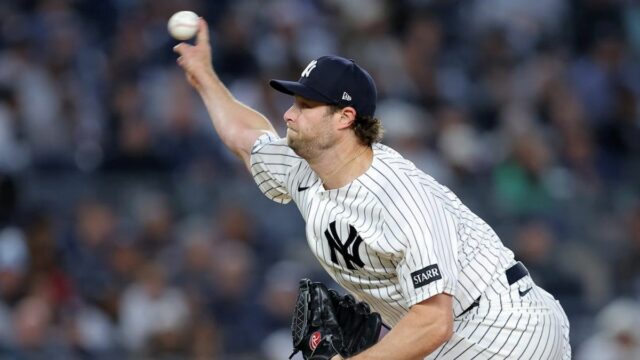 22. mája 2026; Bronx, New York, USA; Nadhadzovač Gerrit Cole (45) z New York Yankees hrá proti Tampe Bay Rays počas piatej smeny na Yankee Stadium. Povinný kredit: Brad Penner-Imagn Images