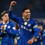 Enzo Fernandez oslavuje v cieli po otvorení skóre proti Spurs vo veľkom štýle