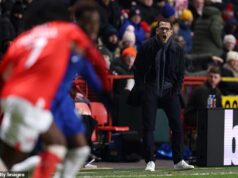 Chelsea bola zasiahnutá obvinením FA za „útočné“ skandovanie počas prvého zápasu Liama Roseniora vo vedení – v poslednom údere pre Blues po neuspokojivej kampani Chelsea dostala pokutu za údajné útočné skandovanie počas zápasu proti Charltonu