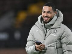 Chelsea podala obrovskú dávku zranení v ideálnom čase, ale túto sezónu nemôže byť nedbalá Hráči Chelsea oslavujú