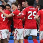 Chelsea sa posmievala skandovaním „Tottenham v prestrojení“, keď sa Nottingham Forest rozpútal na Stamford Bridge
