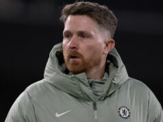 Chelsea sa rozhodla v deň zápasu privítať troch hráčov, keďže sa potvrdilo trojnásobné zvýšenie počtu zranení Callum McFarlane