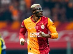 Chelsea vyhodila prestupovú správu Victora Osimhena, pretože útočník Galatasaray dáva jasne najavo pocity Victor Osimhen z Galatasaray AS je v akcii počas zápasu Trendyol Super League medzi Galatasaray a Fenerbahce v Rams Park v Istanbule v Turecku 26. apríla 2026.