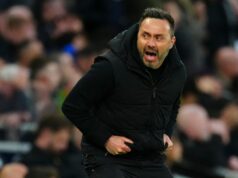 Tottenham dosiahol „ústnu dohodu“ s legendou Liverpoolu po neskorom únose prestupu Tottenham z Roberta De Zerbiho má blízko k tomu, aby sa vyhol zostupu z Premier League