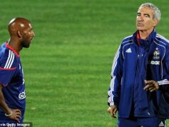 Čo si futbaloví manažéri SKUTOČNE myslia o svojich hráčoch, je odhalené v denníku: Thierry Henry – „banálny a zahľadený do seba“, Nicolas Anelka – „úplný idiot“ a jeden spoluhráč je „blázon“ Raymond Domenech brutálne zhodnotil jeho francúzsky tím na majstrovstvách sveta 2010, pričom Nicolas Anelka označil tréner za „úplného debila“.
