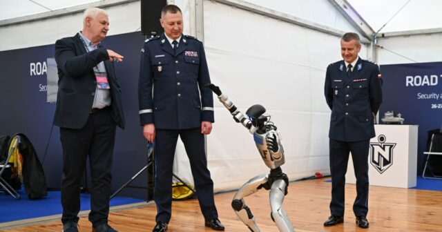 Čo znamenajú ukrajinskí roboti vojaci pre budúcnosť vojen? | Správy o vojne medzi Ruskom a Ukrajinou

