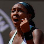 Coco Gauff zachránila mečbal v druhom sete víťazstvom 5-7, 7-5, 6-2 nad amerikou Ivou Jovicovou a dostala sa do štvrťfinále Italian Open.