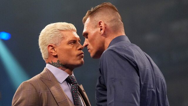 Cody Rhodes a Gunther obchodujú narážanými slovami na 'SmackDown' pred Clashom v Taliansku
