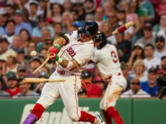 Connelly Early, Red Sox blank Braves na zacvaknutie klbka pre štyri hry 27. mája 2026; Boston, Massachusetts, USA; Hráč Bostonu Red Sox Jarren Duran (16) vo dvojhre nastúpil na ľavé ihrisko proti Atlanta Braves vo štvrtej smene vo Fenway Parku. Povinný kredit: David Butler II-Imagn Images