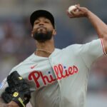 16. mája 2026; Pittsburgh, Pennsylvania, USA; Začiatočný nadhadzovač Philadelphie Phillies Cristopher Sanchez (61) počas prvej zmeny v PNC Parku nastúpil proti Pittsburgh Pirates. Povinný kredit: Charles LeClaire-Imagn Images