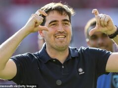 Crystal Palace preskúma možnosť nového manažéra, pričom sa očakáva, že Andoni Iraola nahradí v Liverpoole prepusteného Arneho Slotu Očakáva sa, že Andoni Iraola prevezme vedenie v Liverpoole po prepustení Arneho Slotu