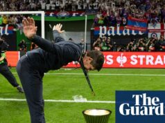 Crystal Palace víťazí v Európe a môže Arsenal poraziť PSG? – Futbalový týždenník | futbal Oliver Glasner sa skláňa pred trofejou Conference League po finále Conference League medzi Crystal Palace a Rayo Vallecano