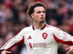 Curtis Jones povedal, aby opustil Liverpool, keď dostal správu o prestupe od Scotta McTominaya Curtis Jones bol spájaný s prestupom do Interu Miláno z Liverpoolu
