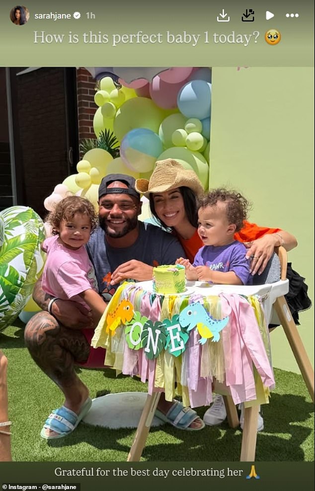 Dak Prescott a Sarah Jane Ramos sa spojili, aby zažili Dak Prescott a jeho bývalá snúbenica Sarah Jane Ramos oslávili dcérine narodeniny