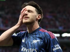 Declan Rice dostal pokutu a verdikt o suspendovaní – UEFA oznámila výsledok po búrke rozhodcov hviezdy Arsenalu Arsenal bol poslaný k verdiktu Declana Ricea o možnom zákaze UEFA kvôli jeho komentárom rozhodcu.
