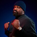 Britská boxerská ikona Derek Chisora ​​​​(vyššie) odhalil, že užíva predpísaný liečebný kanabis, aby sa vyrovnal s brutálnou daňou za viac ako dve desaťročia v ringu.