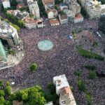 Desaťtisíce ľudí demonštrovali v Srbsku za protivládne demonštrácie | Správy o protestoch