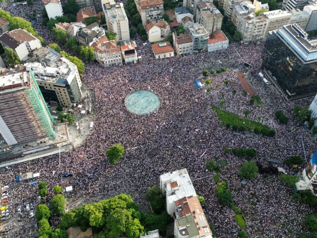Desaťtisíce ľudí demonštrovali v Srbsku za protivládne demonštrácie | Správy o protestoch

