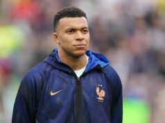 Didier Deschamps obhajuje Kyliana Mbappého po kritike krajnej pravice Didier Deschamps obhajuje Kyliana Mbappého po kritike krajnej pravice
