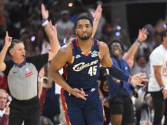 Dnešné výsledky NBA: Cavs vs Pistons, Lakers vs Thunder Donovan Mitchell Cavaliers vs Pistons Game 3 Playoffs NBA dnes