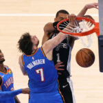 NBA dnes skóruje Victor Wembanyama Spurs vs Thunder NBA Play-off Game 1 West finále