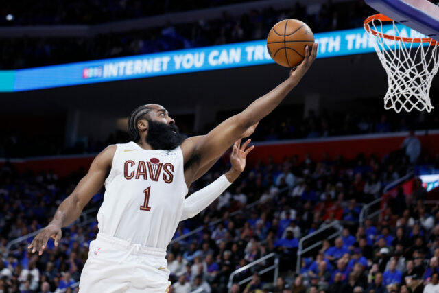 NBA dnes skóruje Cleveland Cavaliers vs Detroit Pistons Playoff NBA James Harden Donovan Mitchell