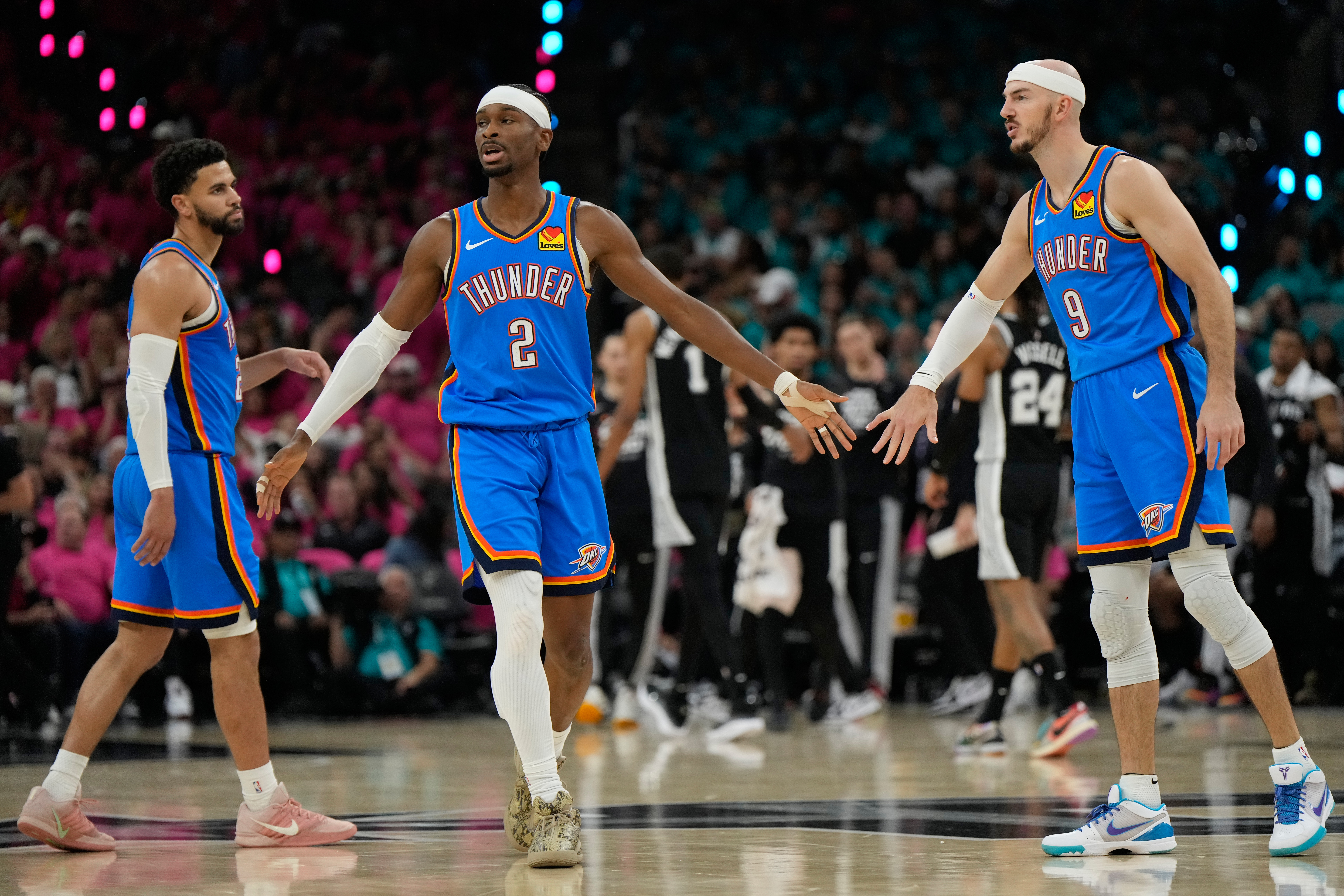 Dnešné výsledky NBA: Spurs vs Thunder Shai Gilgeous-Alexander Thunder verzus Spurs play-off NBA západný zápas 3