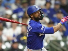 Dodgers‘ Teoscar Hernandez odchádza s natiahnutou stehennou šľachou, pôjde na IL 23. mája 2026; Milwaukee, Wisconsin, USA; Ľavý hráč v poli Los Angeles Dodgers Teoscar Hernandez (37) zahral singel RBI počas deviatej zmeny proti Milwaukee Brewers na American Family Field. Povinný kredit: Jeff Hanisch-Imagn Images