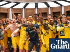 Dojímavé klipy a vzývanie námorníkov: deň so Southendom pre ich slávu vo Wembley | Southend Dojímavé klipy a vzývanie námorníkov: deň so Southendom pre ich slávu vo Wembley | Southend