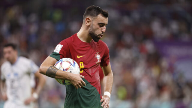 Dôvod, prečo Bruno Fernandes odmietol asistenciu proti Liverpoolu, vysvetlil
