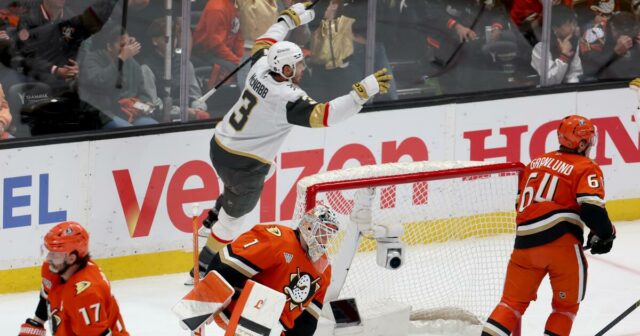 Ducks nemôžu zastaviť Mitcha Marnera a Golden Knights v hre 3 prehry
