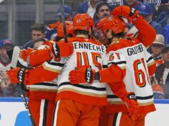 Ducks si pripísali prvé víťazstvo v sérii play off od roku 2017, vytlačili Oilers NHL: Play-off o Stanley Cup – Anaheim Ducks v Edmontone Oilers