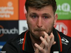 Emocionálny Matty Johns potláča slzy v prejave pocty Jai Arrow MND, keď porušuje pravidlo číslo 1 o živej televízii Hráč South Sydney Rabbitohs Jai Arrow tento týždeň oznámil svoj okamžitý odchod z futbalu po tom, čo mu diagnostikovali MND