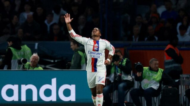 Endrick skóroval, keď Lyon porazil Rennes 4:2 a skončil tretí a zostal na ceste do Ligy majstrov
