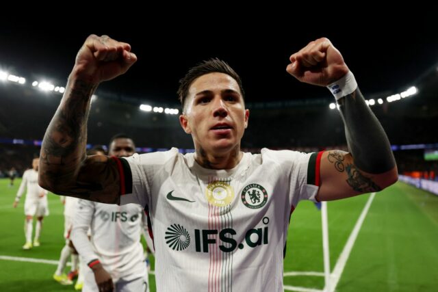 Enzo Fernández v užšom výbere PSG, čelí konkurencii Manchestru City a Realu Madrid
