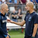 Enzo Fernandez z Chelsea oslavuje