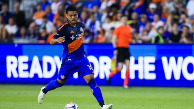 Evanderov FC Cincinnati sa dostal do náklonu potápajúcej sa Charlotte
