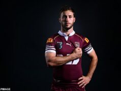 Expert odhaľuje svoje obavy o dlhodobé zdravie hviezdy State of Origin Sama Walkera po tom, čo vzal 22 ihiel, aby sa dostal na ihrisko Expert odhaľuje svoje obavy o dlhodobé zdravie hviezdy State of Origin Sama Walkera po tom, čo vzal 22 ihiel, aby sa dostal na ihrisko